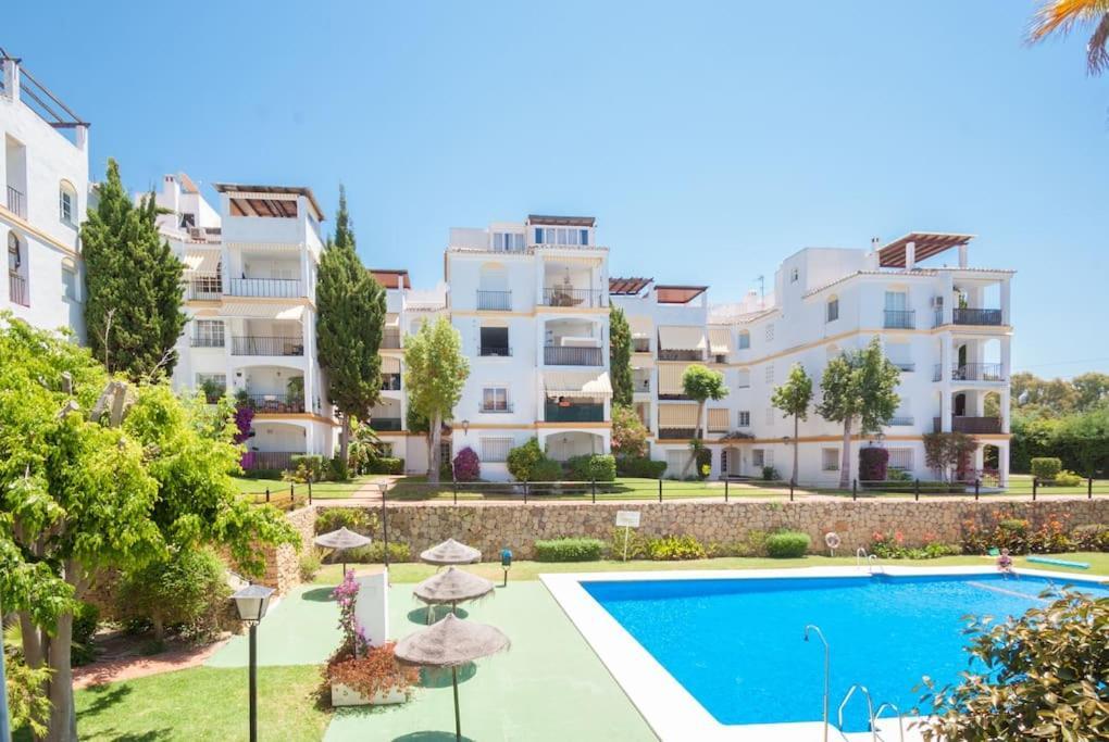Apartamento Con Piscina Cerca Del Golf En Atalaya - Atalaya Del Golf 31 Estepona Zewnętrze zdjęcie